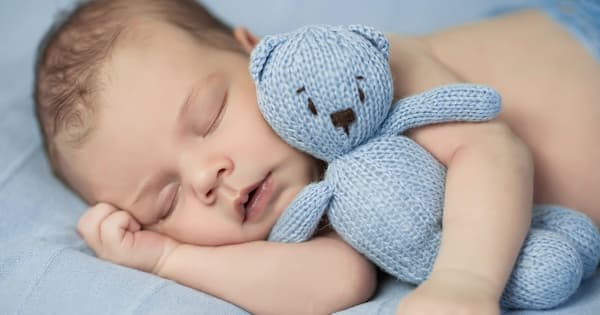 When To Start Using A Baby Lovey?